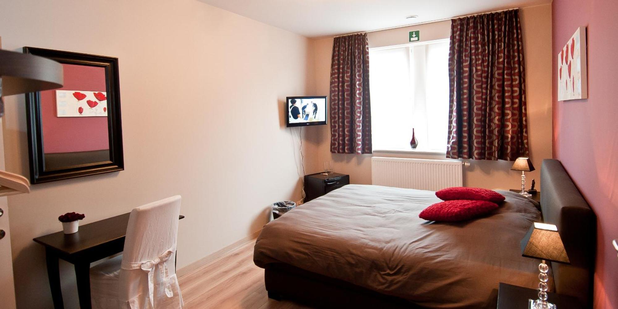 Standard Double Room,688537992:JPEG