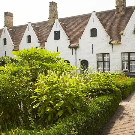 B&B Alphabet - Luxury Guesthouse And Art Gallery-3