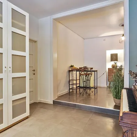Huswell - Charming Getaway In The Historical City Center-3