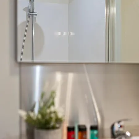Huswell - Charming Getaway In The Historical City Center-2