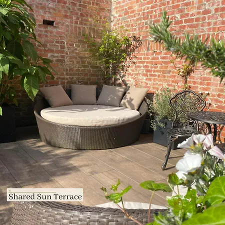 B&B Royal Swans - Adults-Only Boutique Stay In Bruges-3